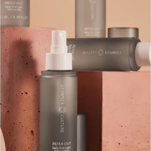 Hydrating Face Mist Blue Light Defence - Picture 3 of 7